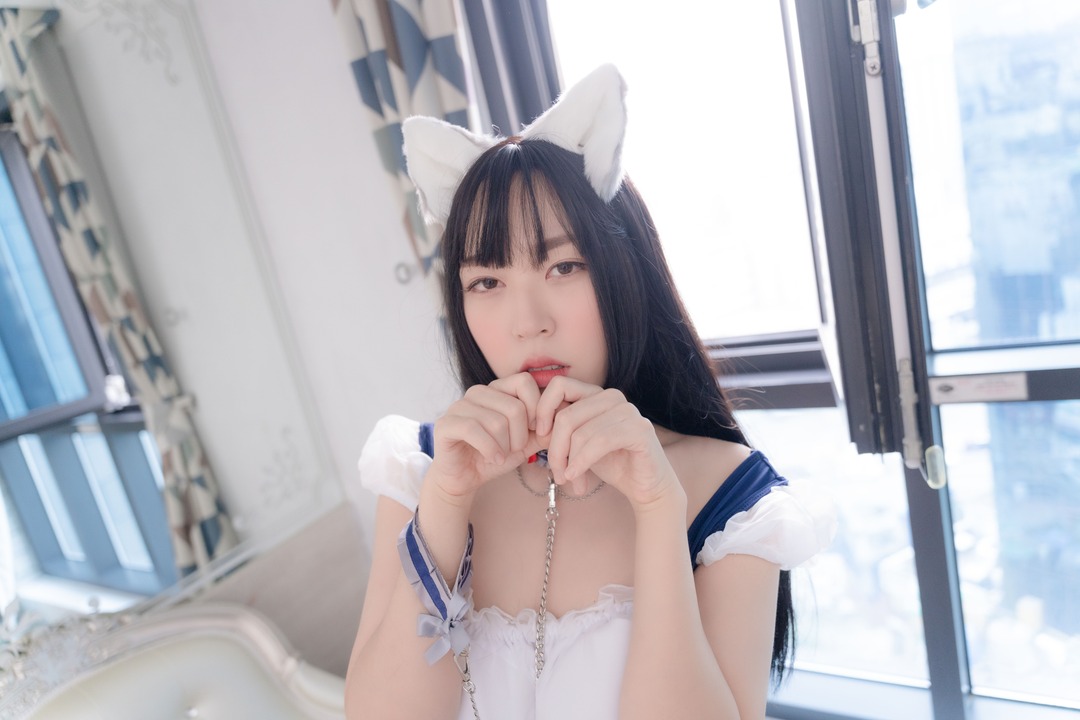 Monokini & Swimsuit.jpg Monokini & Swimsuit.jpg